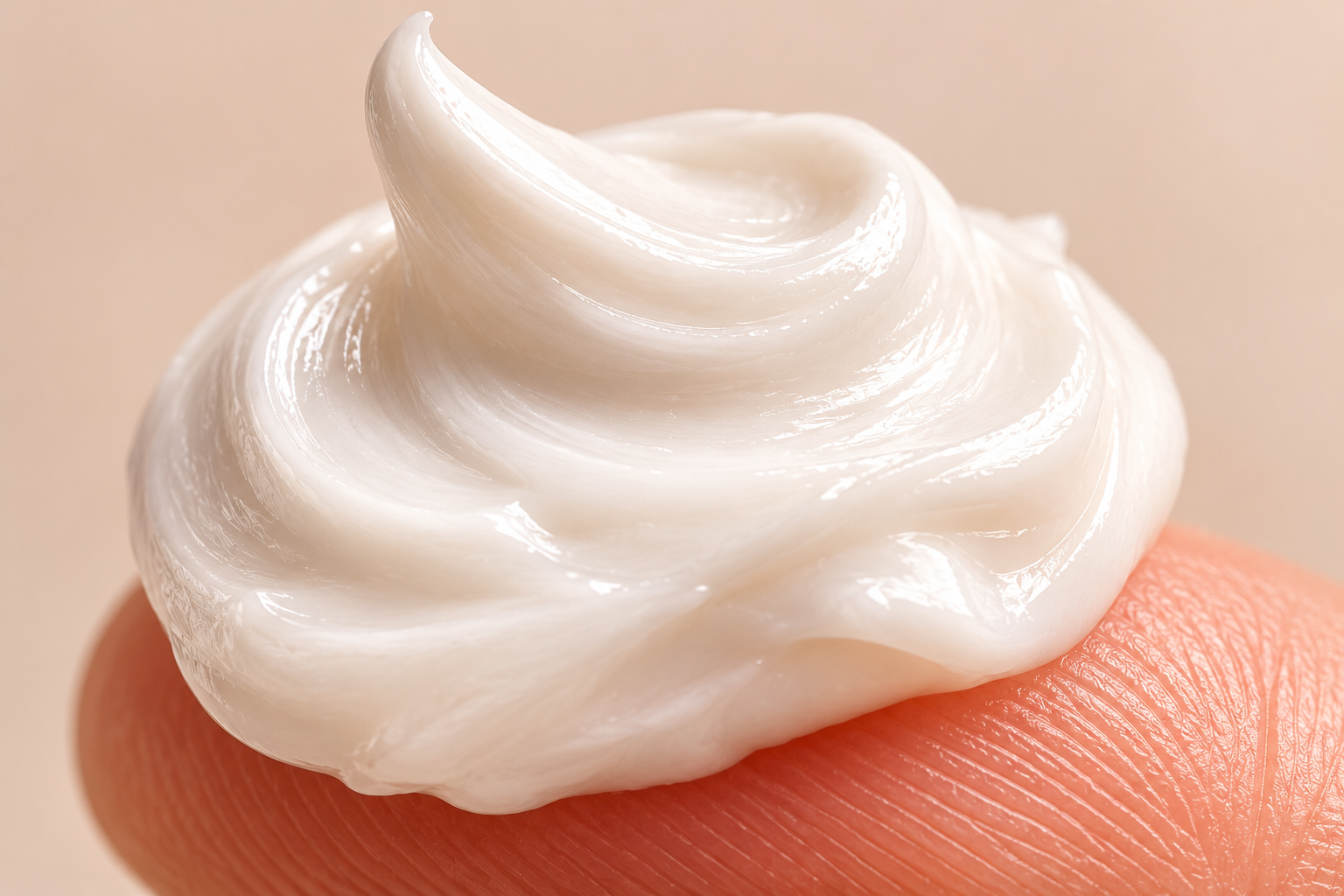 Crème hydratante peau sèche : 5 meilleures en 2026